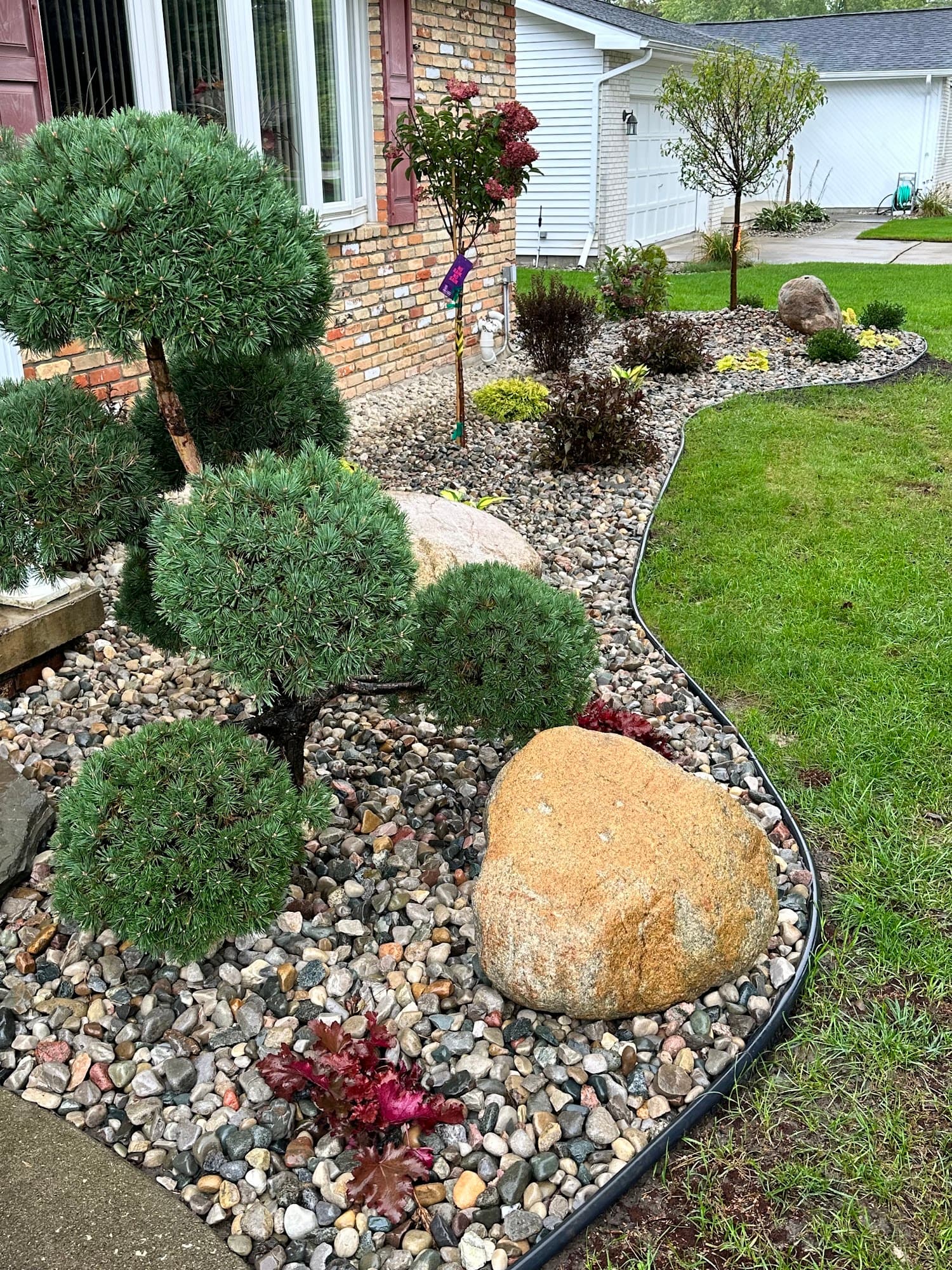 Landscape path and bed definition